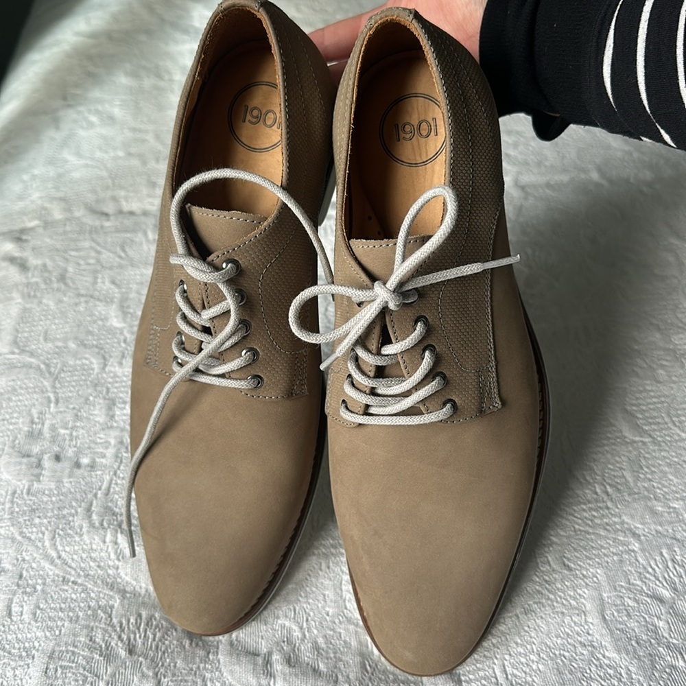 NWOT 1901 Tan Oxford Shoes with Suede Upper and Rounded Toe 10.5M